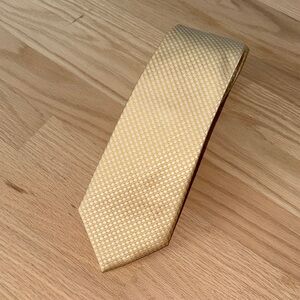 Club Room Classic Yellow Patterned Men’s 100% Silk Tie